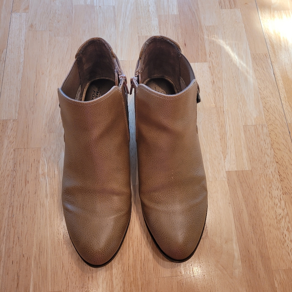 LifeStride velocity boots